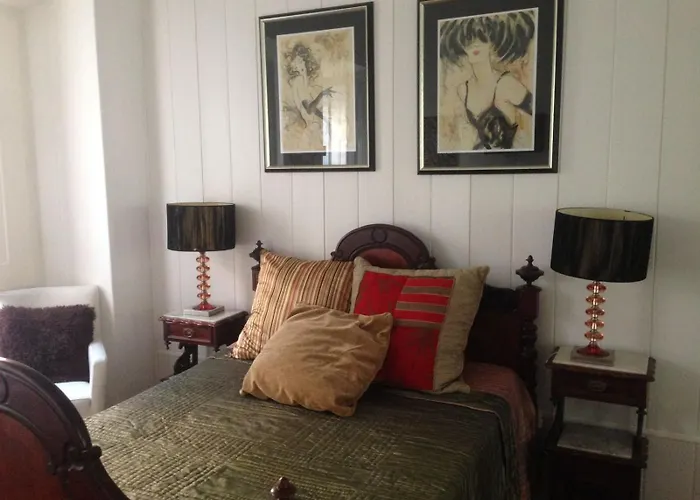 Cantinho Lusitano In Principe Real * Lisbon